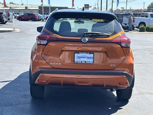 2021 Nissan Kicks SR