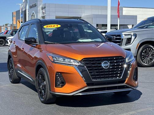 2021 Nissan Kicks SR