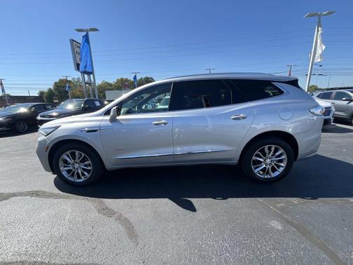 2022 Buick Enclave AWD Avenir