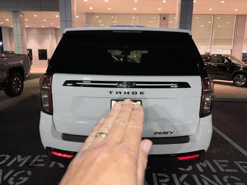 2024 Chevrolet Tahoe 4WD RST