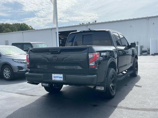 2022 Nissan Titan PRO-4X