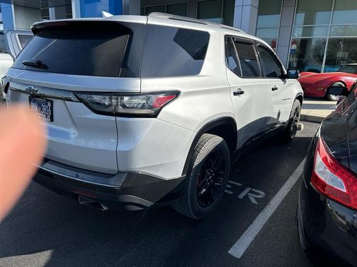 Silver Ice Metallic 2018 Chevrolet Traverse Premier