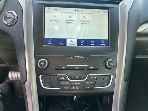 2020 Ford Fusion SE
