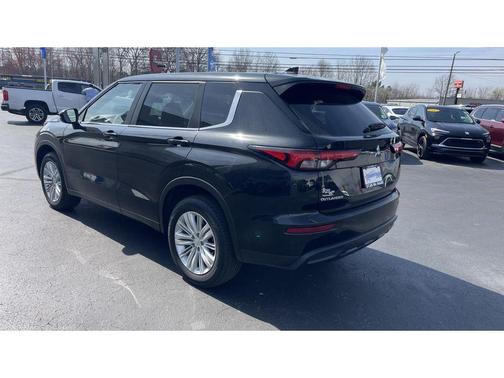 2023 Mitsubishi Outlander ES 2.5 2WD