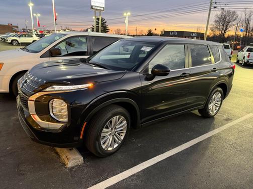 2023 Mitsubishi Outlander ES 2.5 2WD