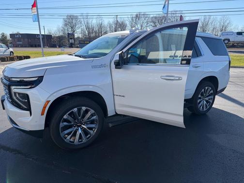 2025 Chevrolet Tahoe 4WD High Country