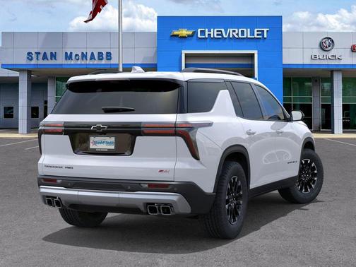 Polar White Tricoat 2026 Chevrolet Traverse AWD Z71