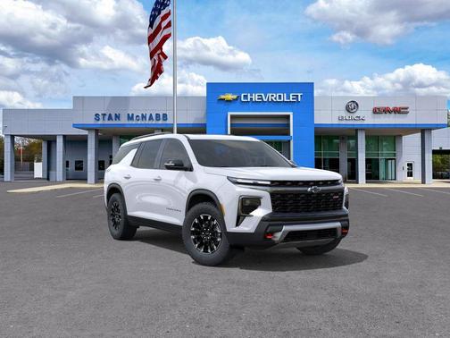 Polar White Tricoat 2026 Chevrolet Traverse AWD Z71