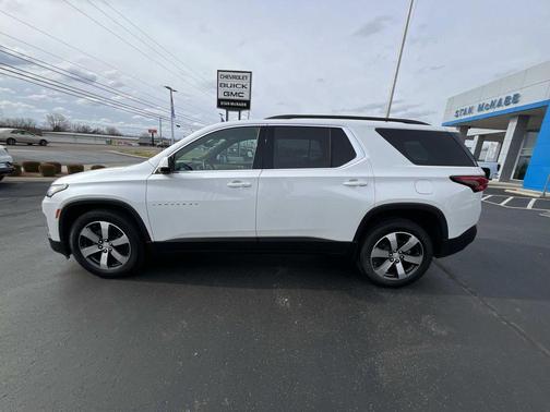 2023 Chevrolet Traverse LT Leather