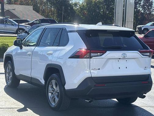 2025 Toyota RAV4 Hybrid XLE