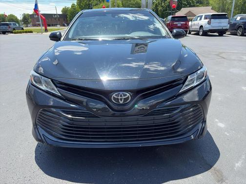 Midnight Black Metallic 2018 Toyota Camry LE