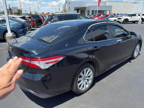 Midnight Black Metallic 2018 Toyota Camry LE