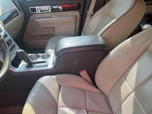 2010 Lincoln MKX Base