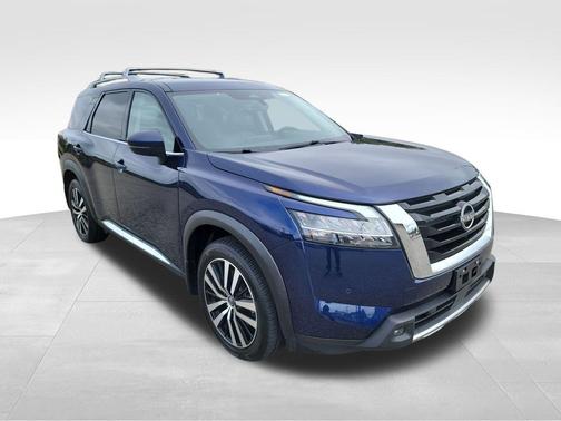2023 Nissan Pathfinder Platinum 4WD