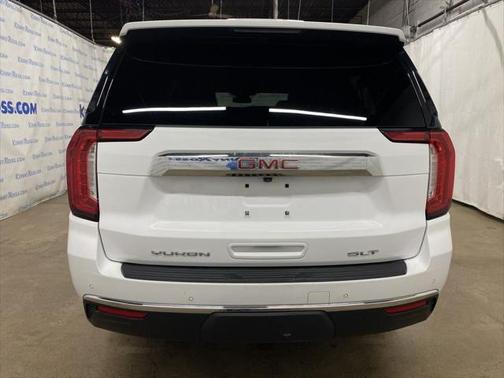 2023 GMC Yukon XL SLT