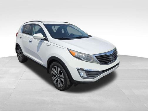 Clear White 2012 Kia Sportage EX