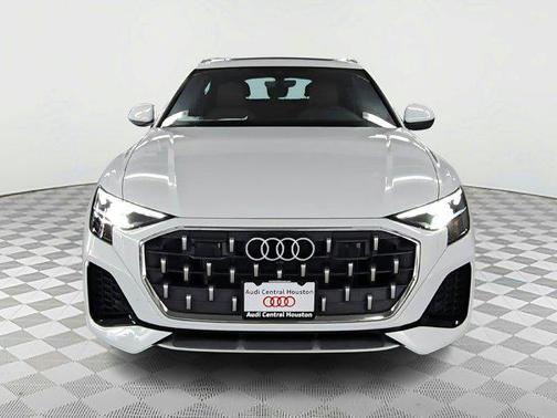 2025 Audi Q8 55 Premium