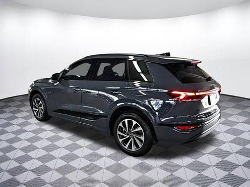 2025 Audi Q6 e-tron Premium Plus quattro
