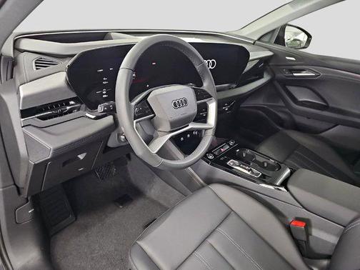 2025 Audi Q6 e-tron Premium Plus quattro