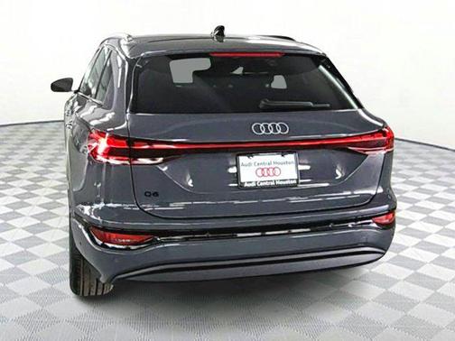 2025 Audi Q6 e-tron Premium Plus quattro
