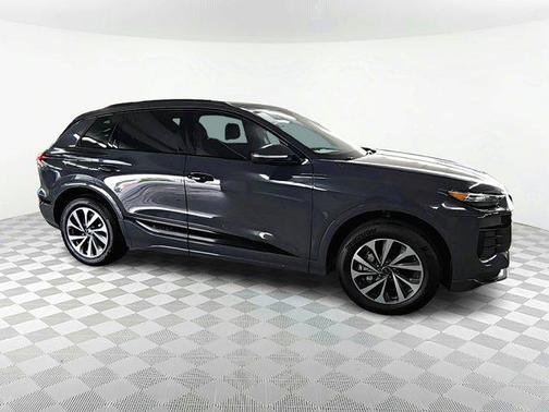 2025 Audi Q6 e-tron Premium Plus quattro