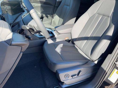 2025 Audi Q5 Premium Plus TFSI quattro S tronic