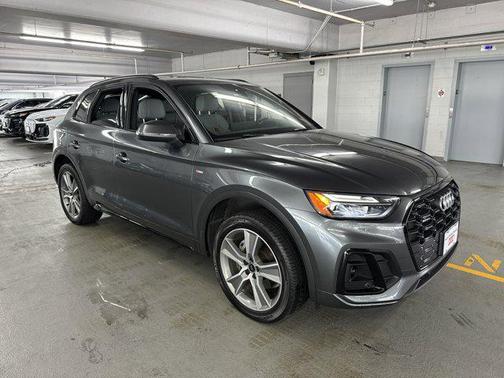 2025 Audi Q5 45 S line Premium