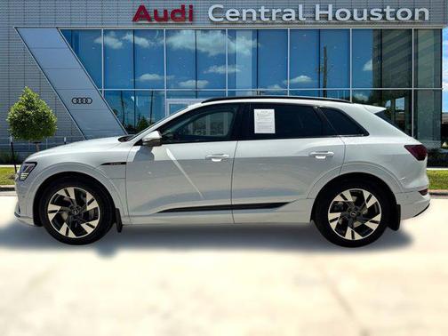 2022 Audi e-tron Premium