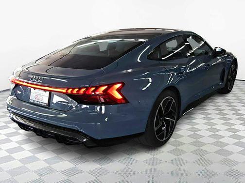 2024 Audi RS e-tron GT quattro