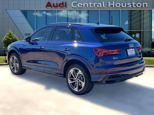 2025 Audi Q3 Premium 45 TFSI S line quattro Tiptronic