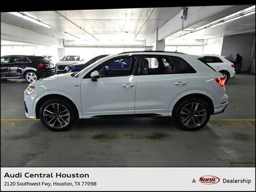 2024 Audi Q3 Premium 45 TFSI S line quattro Tiptronic