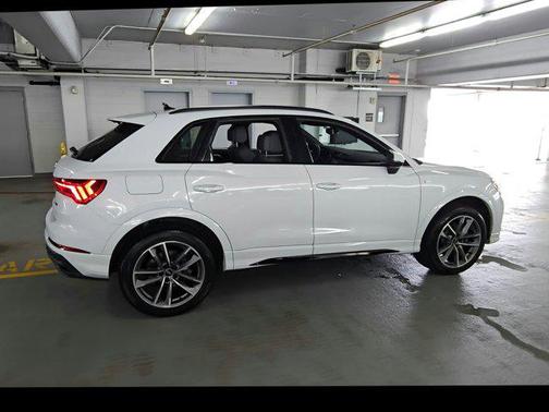 2024 Audi Q3 Premium 45 TFSI S line quattro Tiptronic