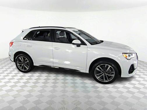 2024 Audi Q3 Premium 45 TFSI S line quattro Tiptronic