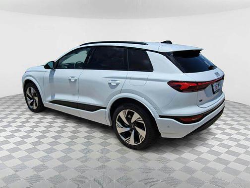 2025 Audi Q6 e-tron Prestige quattro