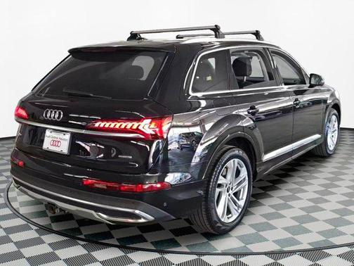 2022 Audi Q7 55 Premium Plus