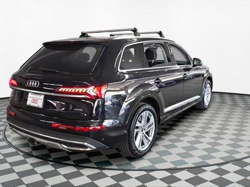 2022 Audi Q7 55 Premium Plus