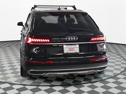2022 Audi Q7 55 Premium Plus