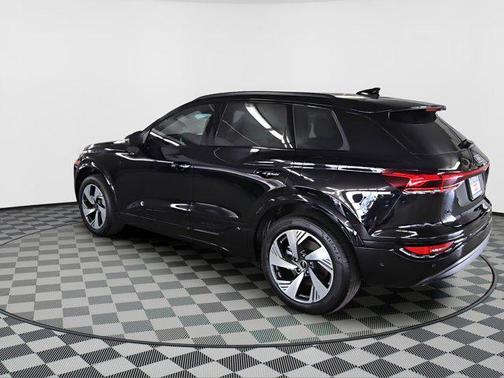2025 Audi Q6 e-tron Premium Plus quattro