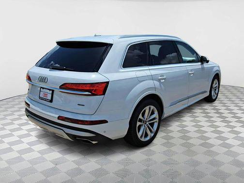 2025 Audi Q7 55 Premium Plus