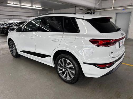 2025 Audi Q6 e-tron Premium quattro