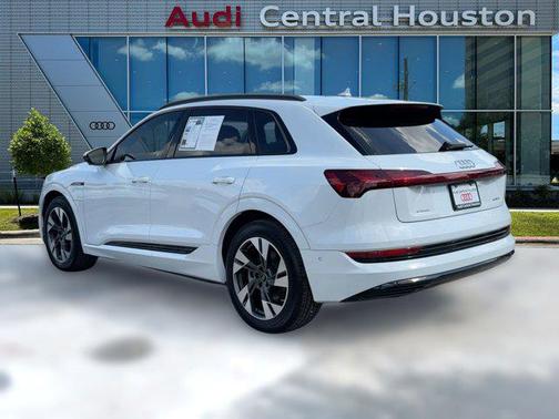2022 Audi e-tron Premium