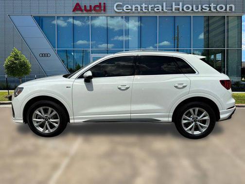 2025 Audi Q3 Premium 45 TFSI S line quattro Tiptronic