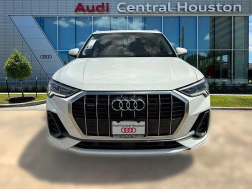 2025 Audi Q3 Premium 45 TFSI S line quattro Tiptronic