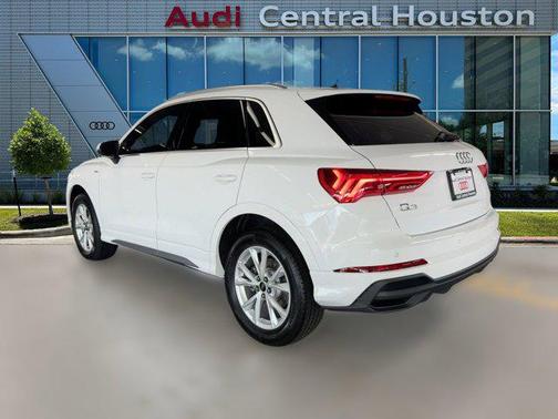 2025 Audi Q3 Premium 45 TFSI S line quattro Tiptronic