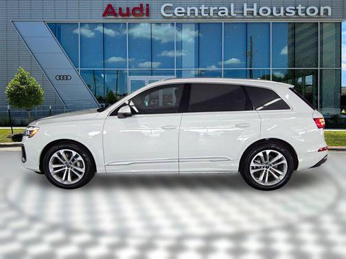 2025 Audi Q7 55 Premium Plus