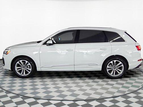 2025 Audi Q7 55 Premium Plus