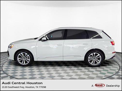 2025 Audi Q7 55 Premium Plus