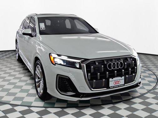 2025 Audi Q7 55 Premium Plus