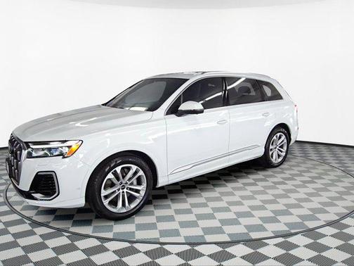 2025 Audi Q7 55 Premium Plus