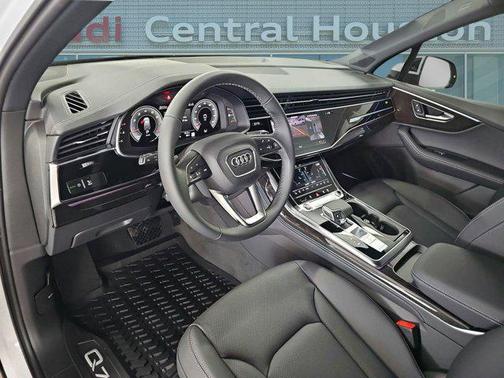 2025 Audi Q7 55 Premium Plus